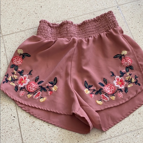 Light burgundy flowy shorts - Picture 1 of 1